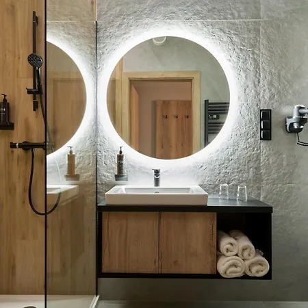 Apartamento Złoty Horyzont Lux Główny Budynek Z Basenem, Siłownią, Grotą Solną, Bawialnią I Restauracją Horyzont Smaków