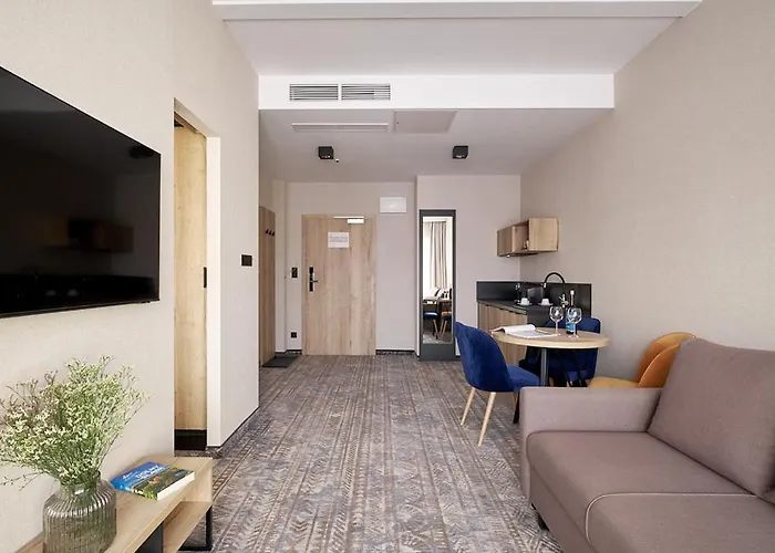 Zloty Horyzont Lux Glowny Budynek Z Basenem, Silownia, Grota Solna, Bawialnia I Restauracja Horyzont Smakow Szklarska Poreba