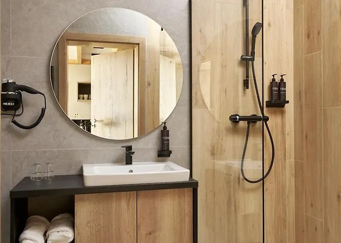 Zloty Horyzont Lux Glowny Budynek Z Basenem, Silownia, Grota Solna, Bawialnia I Restauracja Horyzont Smakow * Szklarska Poreba