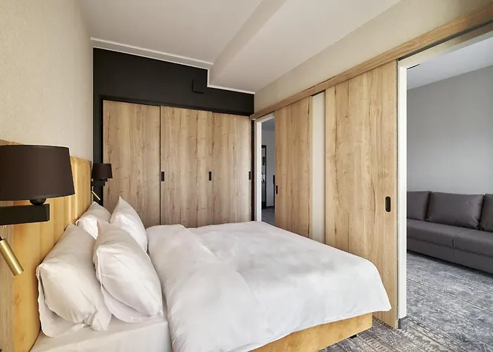 Zloty Horyzont Lux Glowny Budynek Z Basenem, Silownia, Grota Solna, Bawialnia I Restauracja Horyzont Smakow * Szklarska Poreba